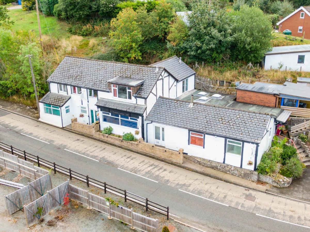 LlandeglaWelsh Row House公寓 外观 照片