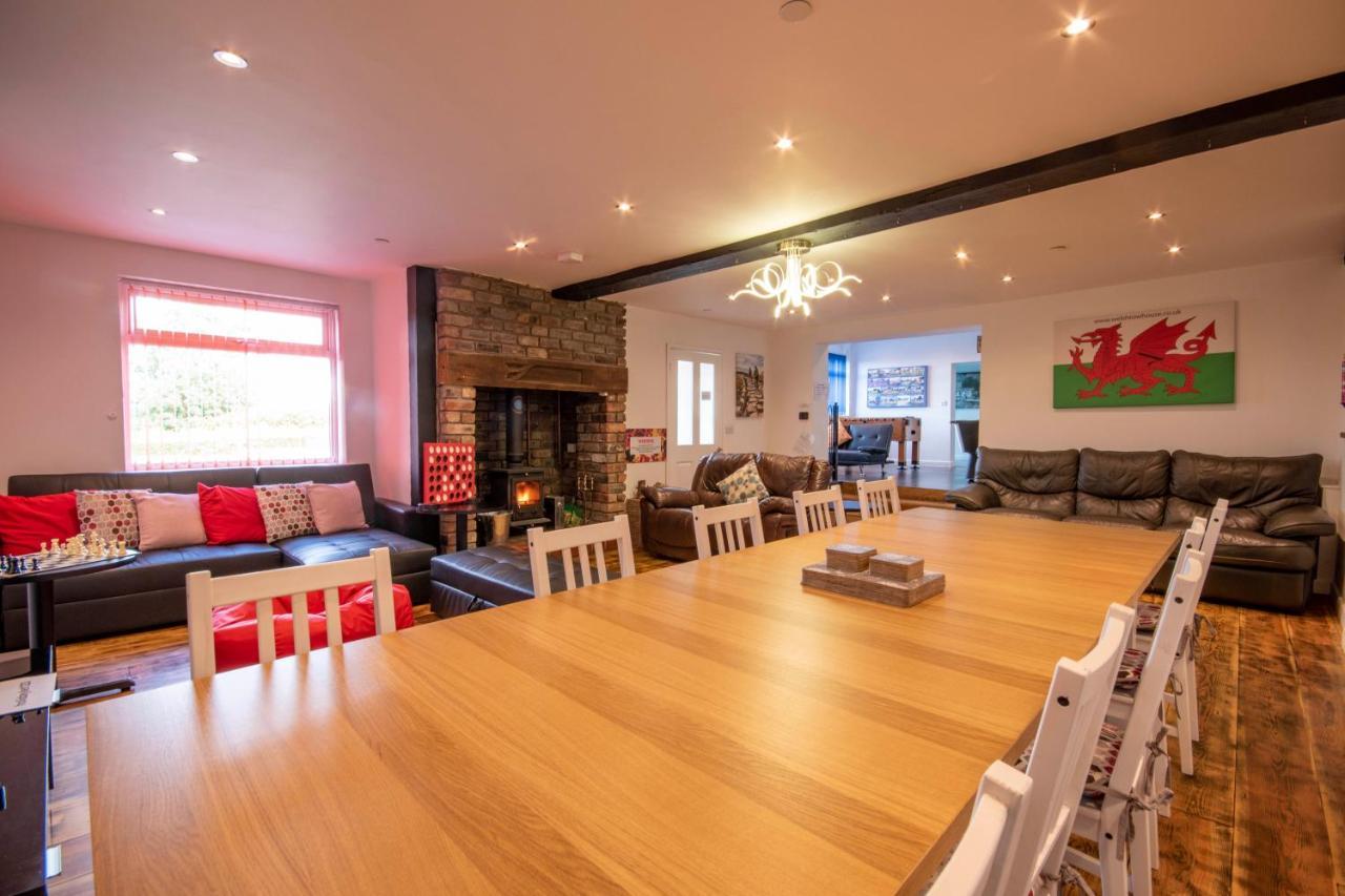 LlandeglaWelsh Row House公寓 外观 照片