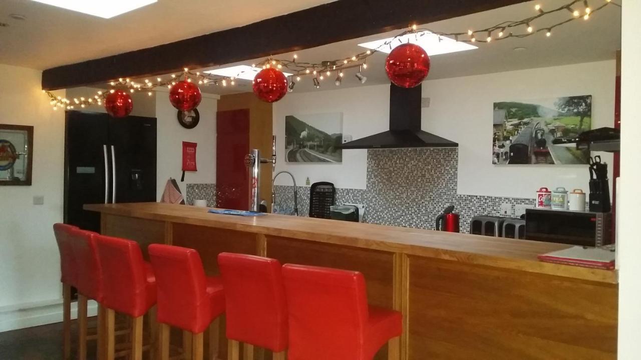 LlandeglaWelsh Row House公寓 外观 照片