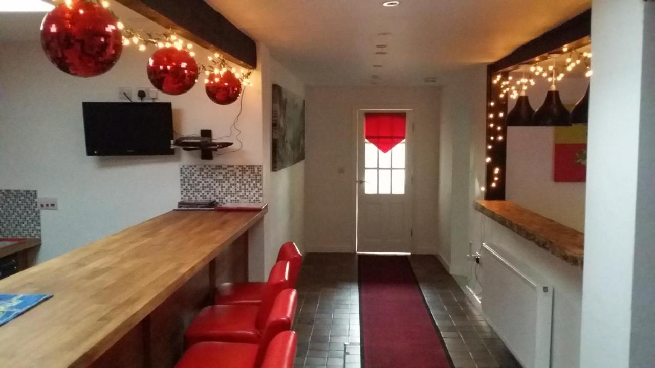 LlandeglaWelsh Row House公寓 外观 照片