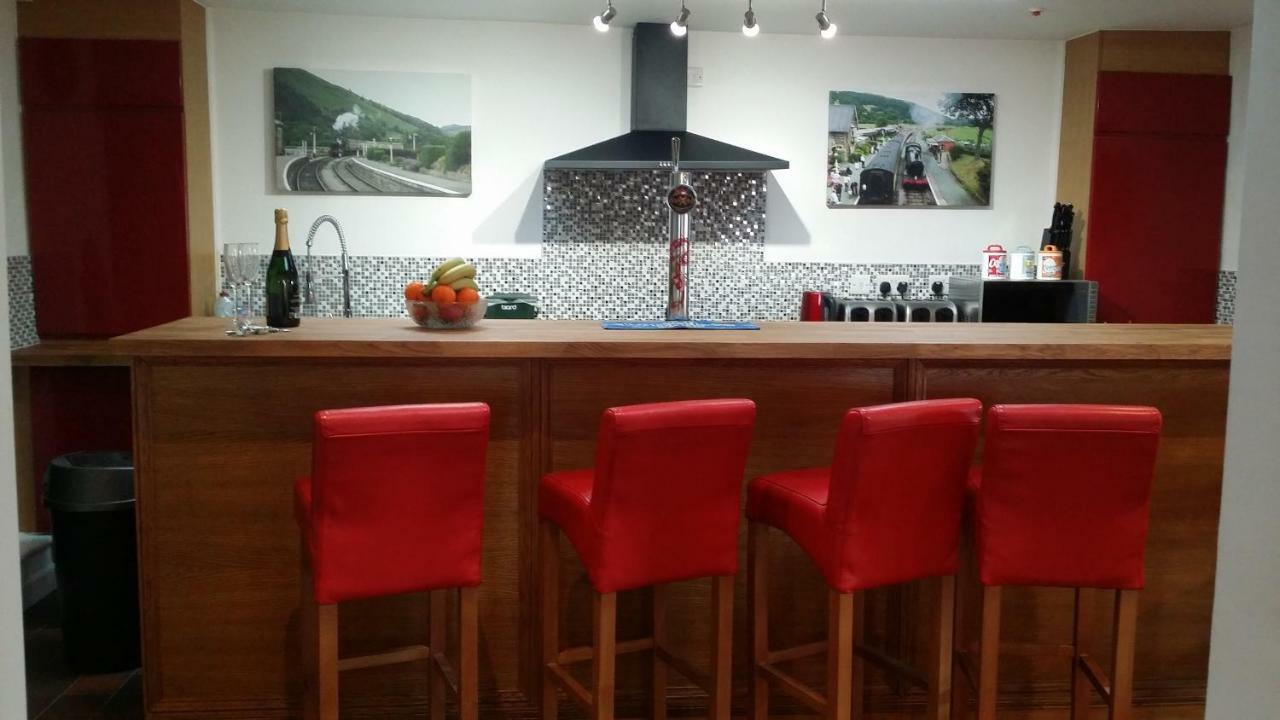 LlandeglaWelsh Row House公寓 外观 照片